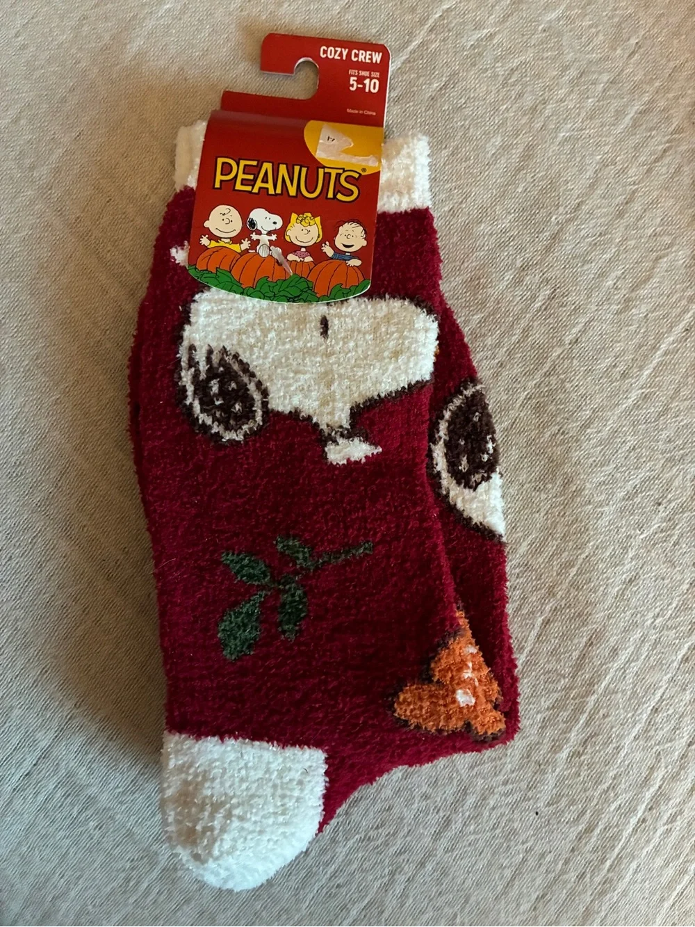 Peanuts Cozy Crew Fall Snoopy Socks Burgundy, Soft & Warm Shoe Sz 5-10, NEW NWT
